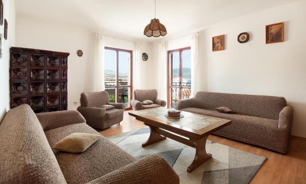 Maribela Apartments Трогир Екстериор снимка